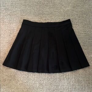 Aritzia Black Skater Pleated Mini Skirt, sz 10, used/like new